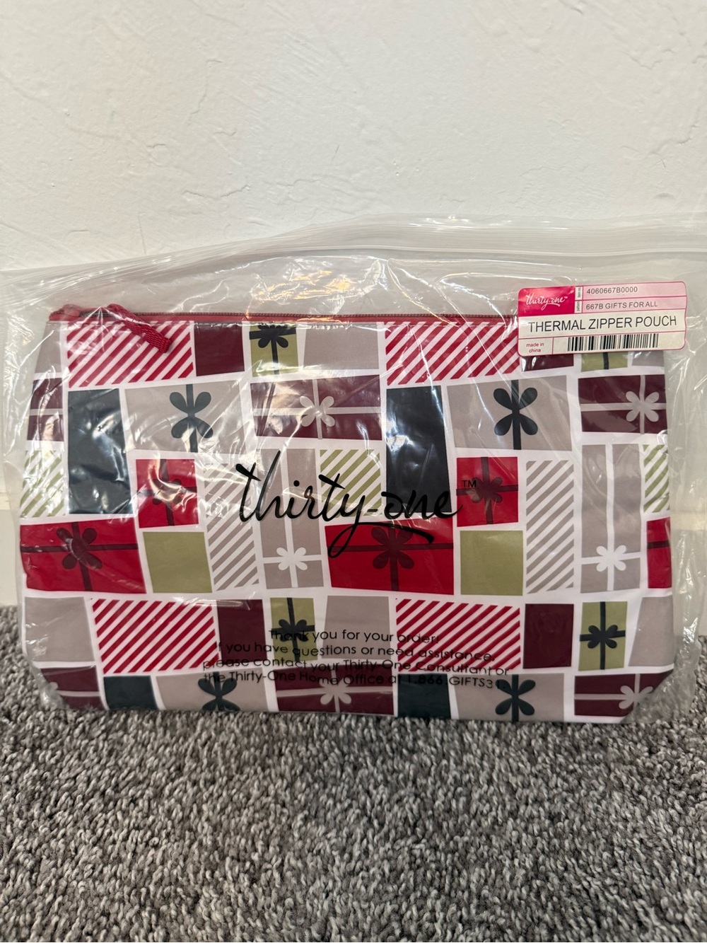 Thirty-one Thermal Zipper Pouch-Christmas print Gifts for All